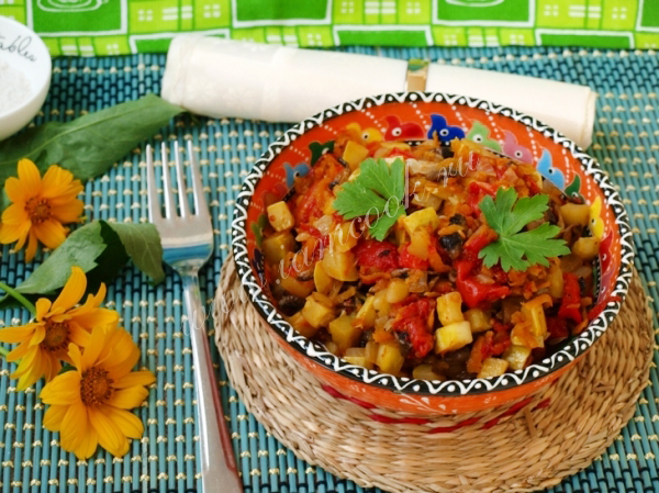 Рецепт овощного рагу с грибами