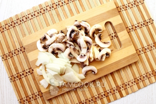 Шампиньоны и лук
