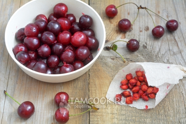 Удалить из вишни косточки