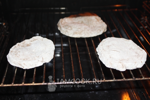 Выпекание ржаных лепешек