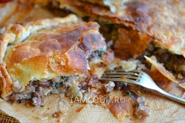 Рецепт слоеного пирога с фаршем