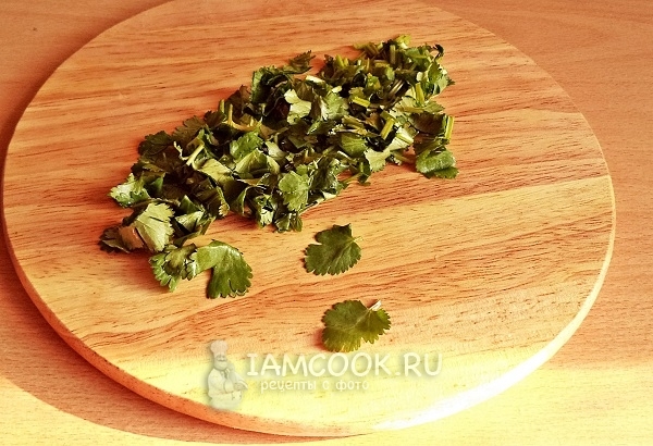 Порезать кинзу