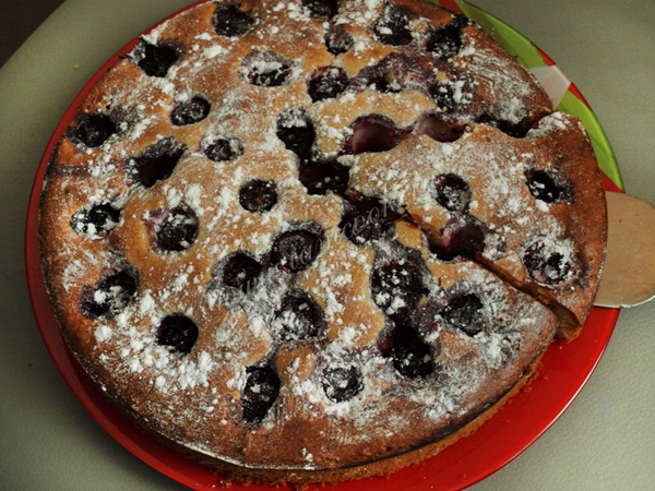 Пирог на сгущеном молоке с фруктами