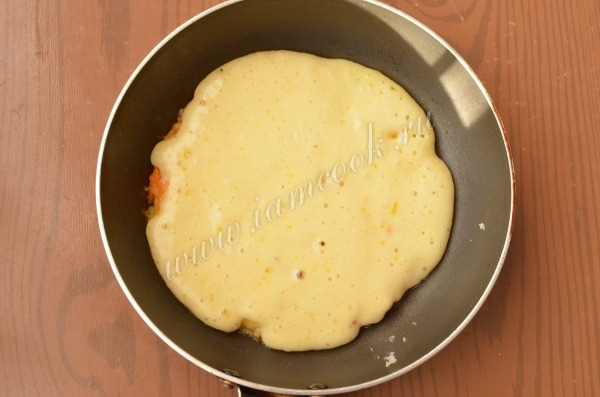 Жарим блин с яблочным припеком