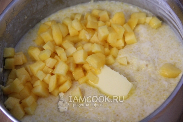 Положить в кашу нектарин и масло