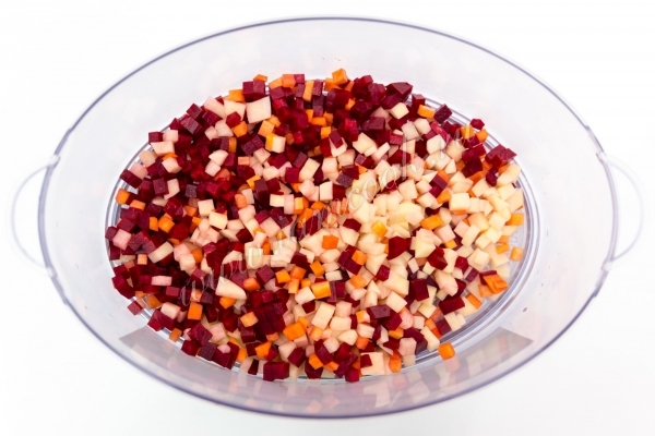 Нарезаем овощи кубиками