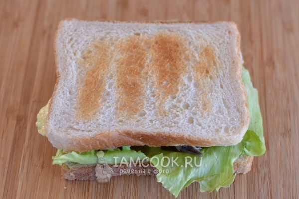 Готовый рыбный сэндвич