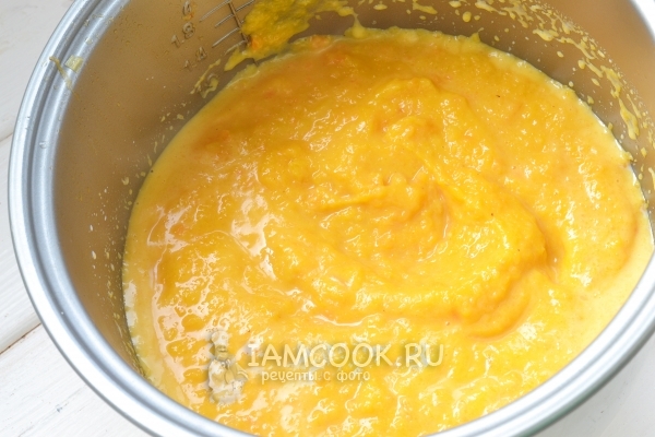 Готовый тыквенный суп-пюре в мультиварке