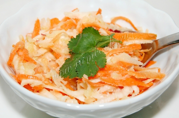 Витаминный салат из корня сельдерея