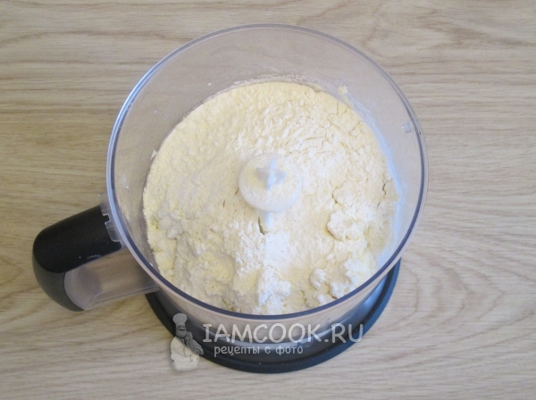 Добавить муку