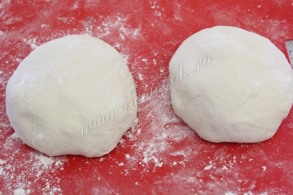 Куски теста для хлеба