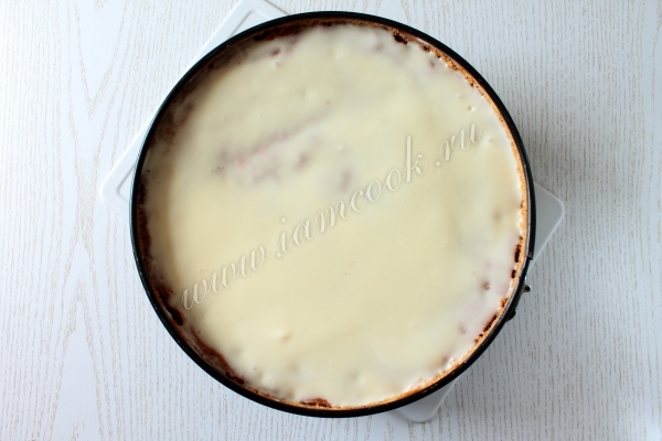 Заливаем пирог