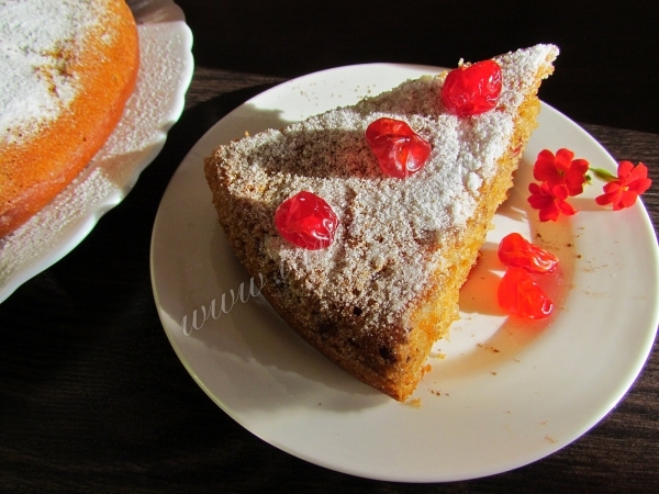 Порция постного медового пирога