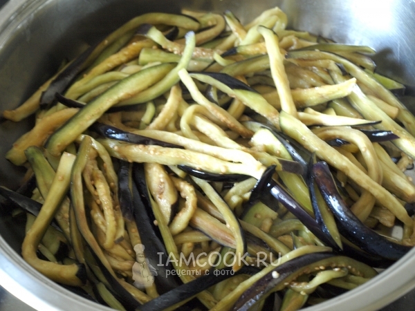 Обжарить баклажаны