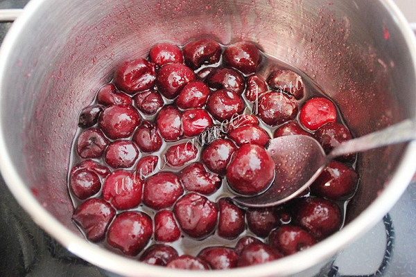 Варим вишню