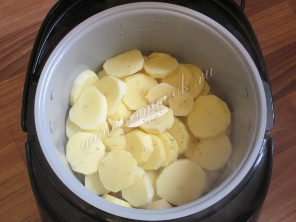 Картофель в мультиварке со сливочным маслом