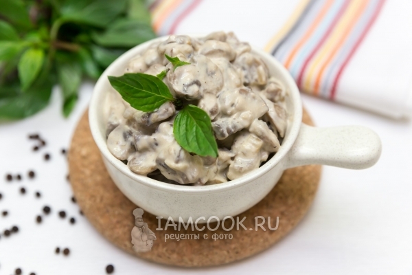 Шампиньоны в сливках