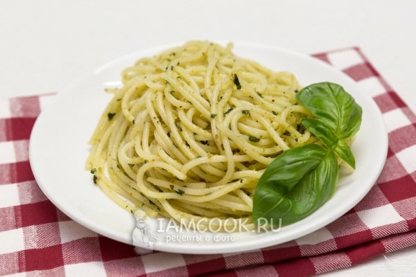 Фото спагетти с базиликом и сухарями