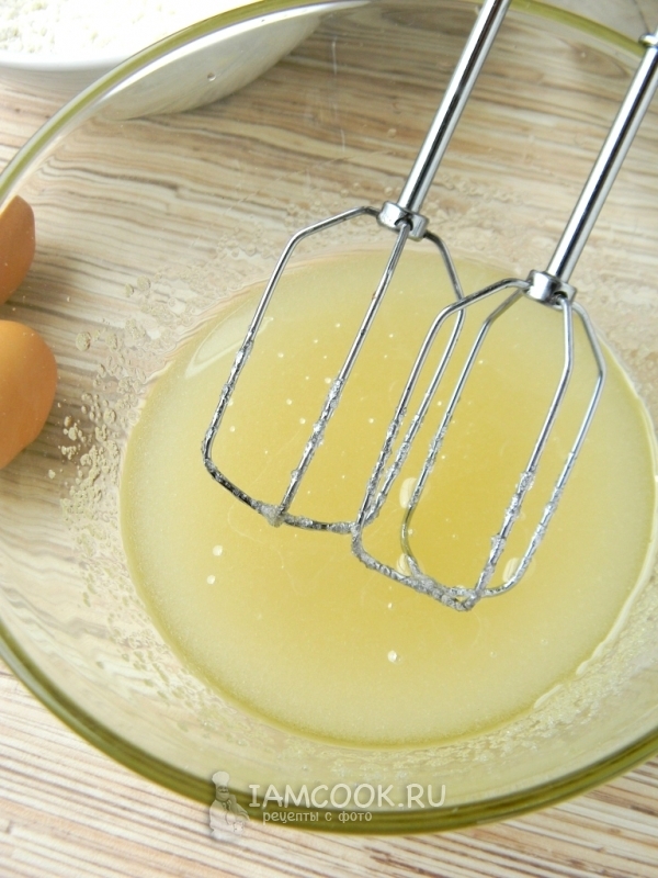 Взбить масло с сахаром