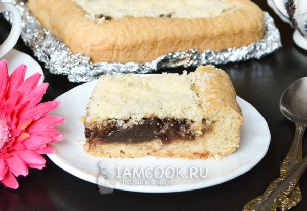 Фото пирога с вареньем на скорую руку