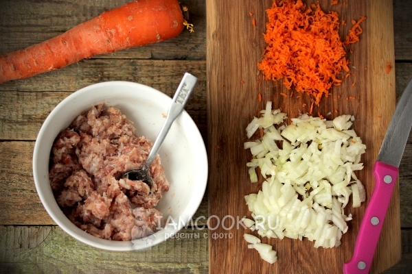 Ингредиенты для супа с фрикадельками и вермишелью