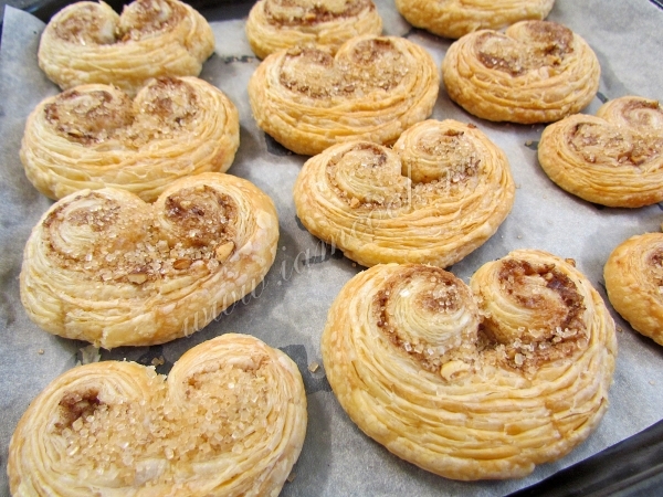 Печенье ушки из слоеного теста