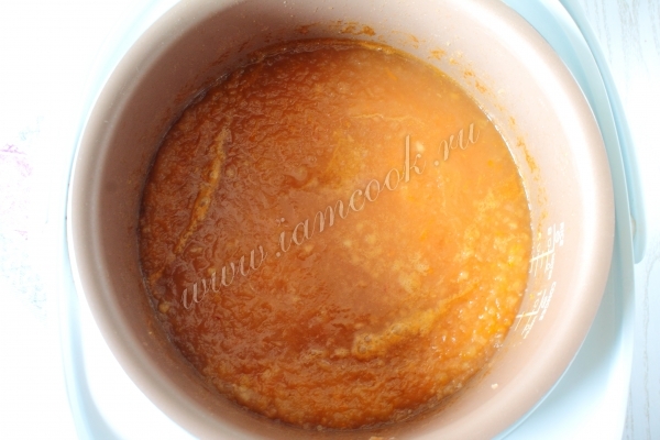 Проваренное яблочное пюре