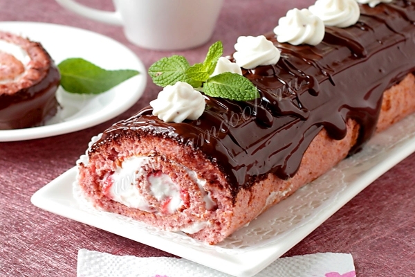 Рецепт клубничного рулета