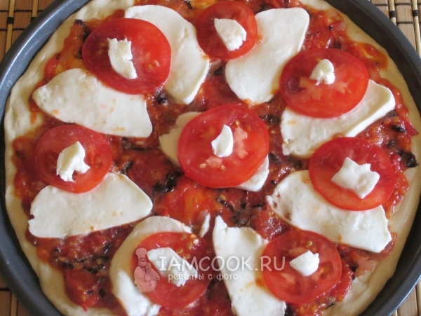 Другое оформление пиццы «Маргарита»