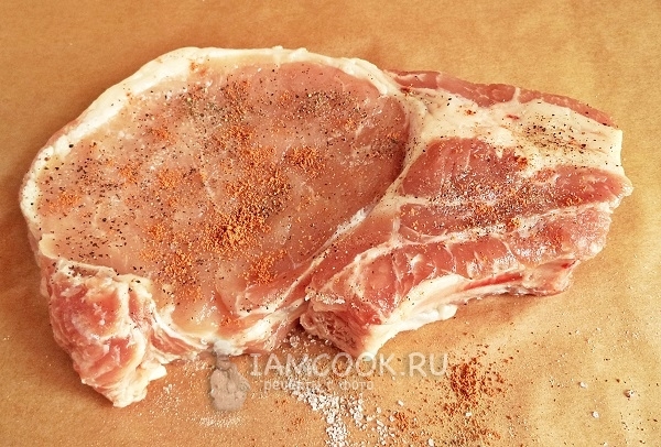 Посыпать красным перцем