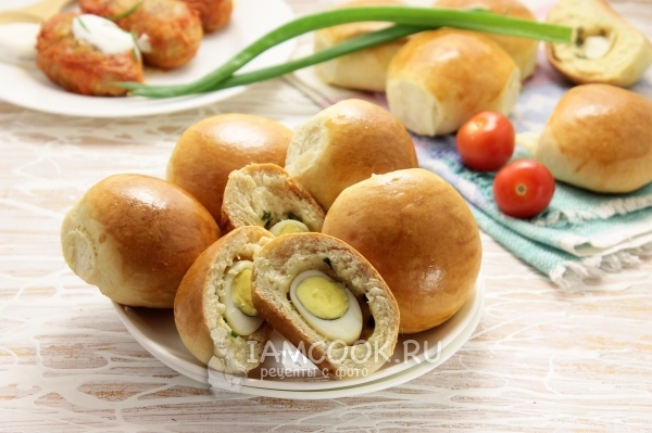 Фото  пирожков с перепелиными яйцами