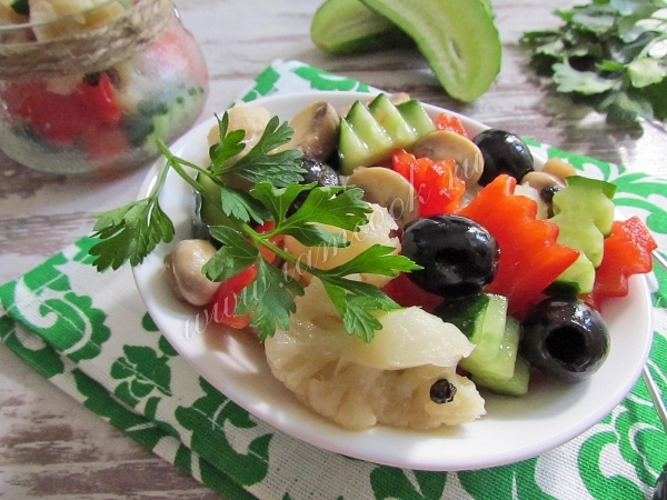 Фото овощного салата в маринаде