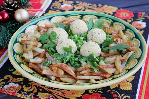 Рецепт салата гнездо глухаря с курицей и ветчиной