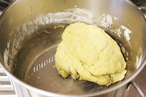 Месим тесто для торта Рыжик, фото