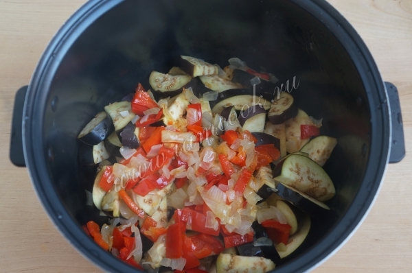 Баклажаны с овощами