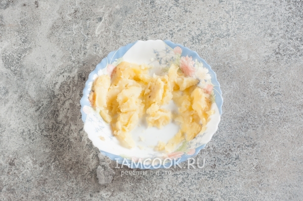 Размять картофель