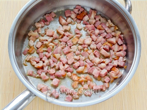 Обжарить мясо