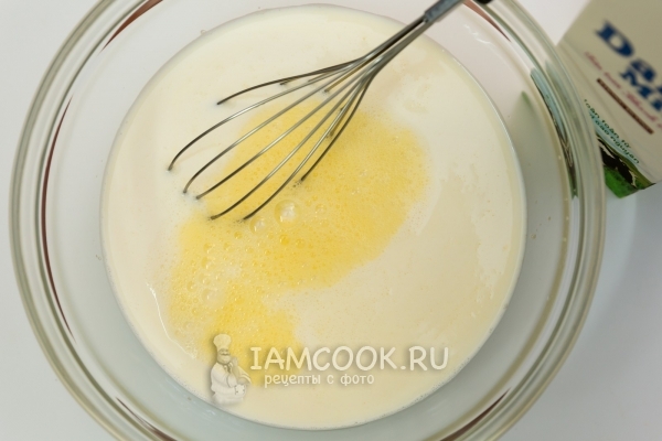 Влить молоко