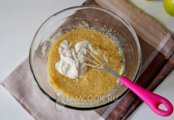 Положить сметану