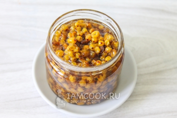 Переложить варенье в банку