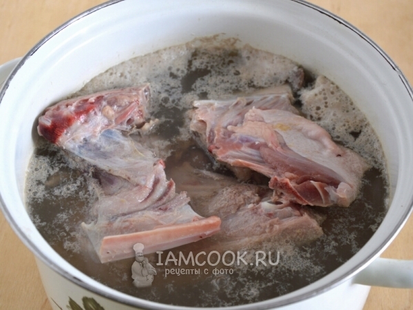 Слить воду с пеной