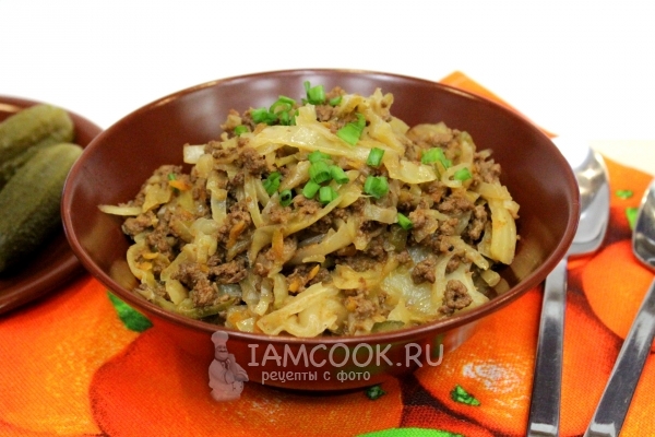 Фото капусты с фаршем в мультиварке