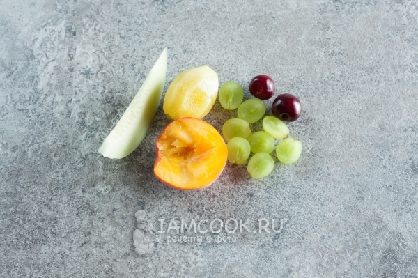 Подготовить разные фрукты