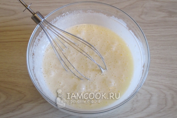 Взбить яйца миксером