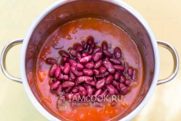 Положить фасоль