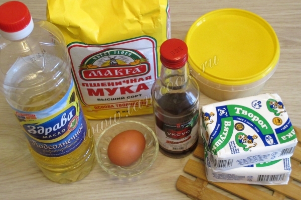 Ингредиенты для плацинд с творогом