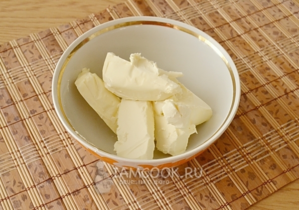 Порезать масло на куски