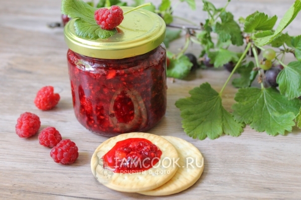 Фото малины, перетертой с сахаром на зиму