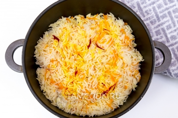 Рис с шафраном и овощами