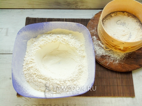 Просеять муку